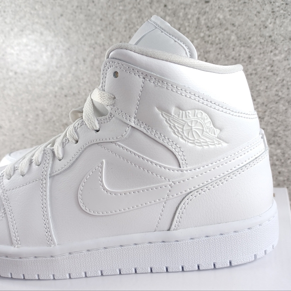 Nike Air Jordan 1 Mid Triple White Sneakers Shoes - Picture 5 of 12